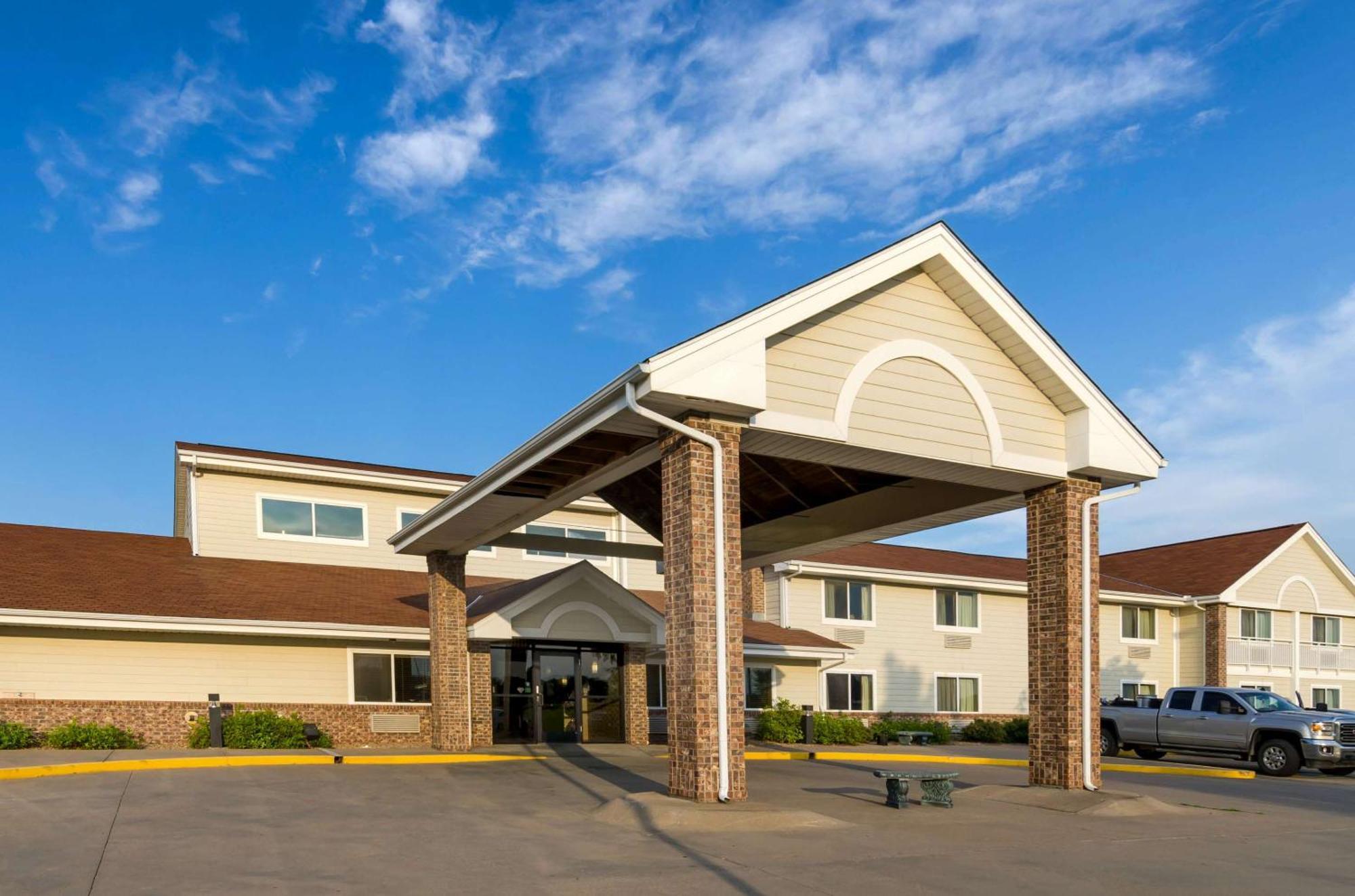Rodeway Inn Hesston Esterno foto