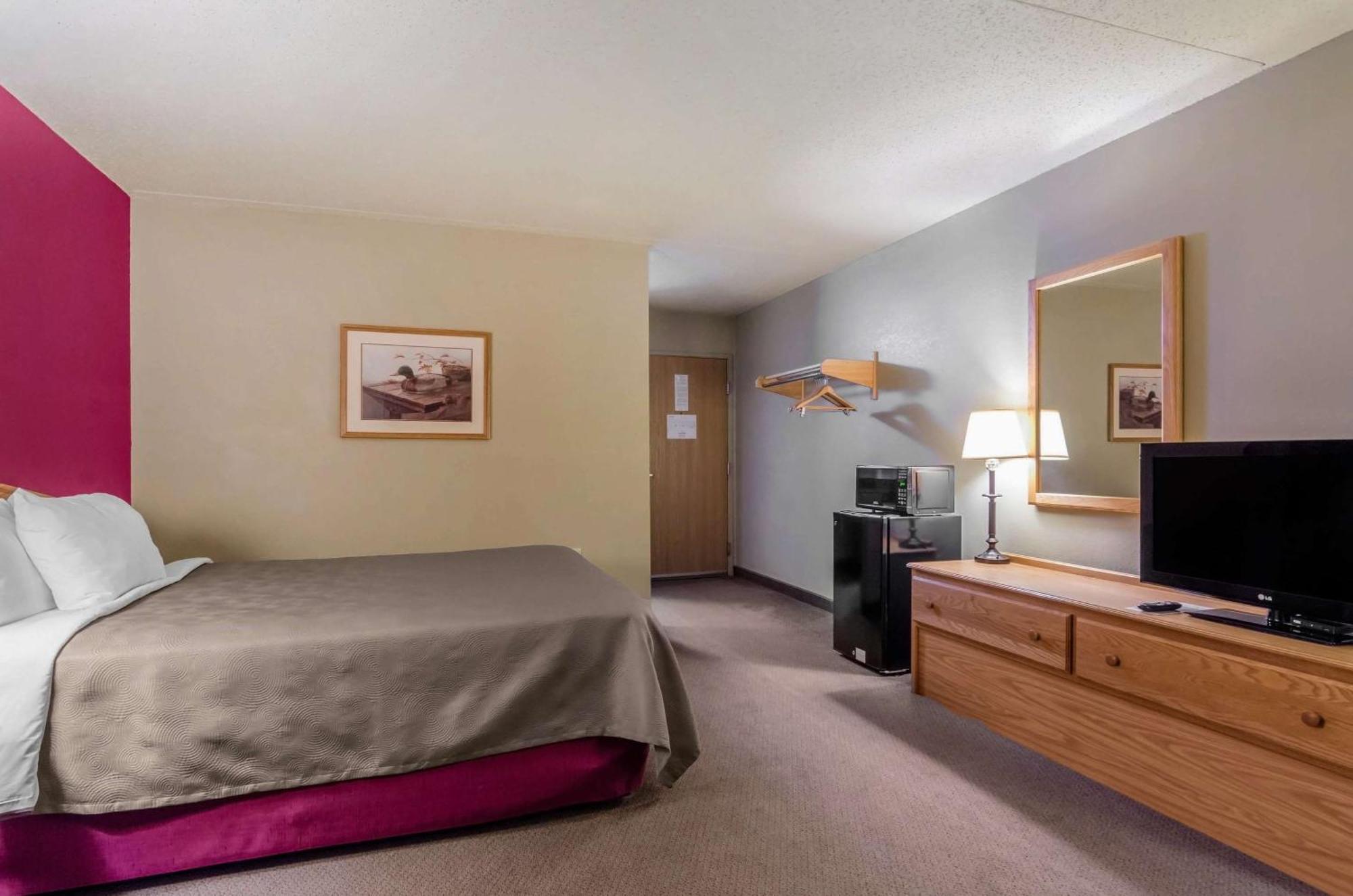 Rodeway Inn Hesston Esterno foto