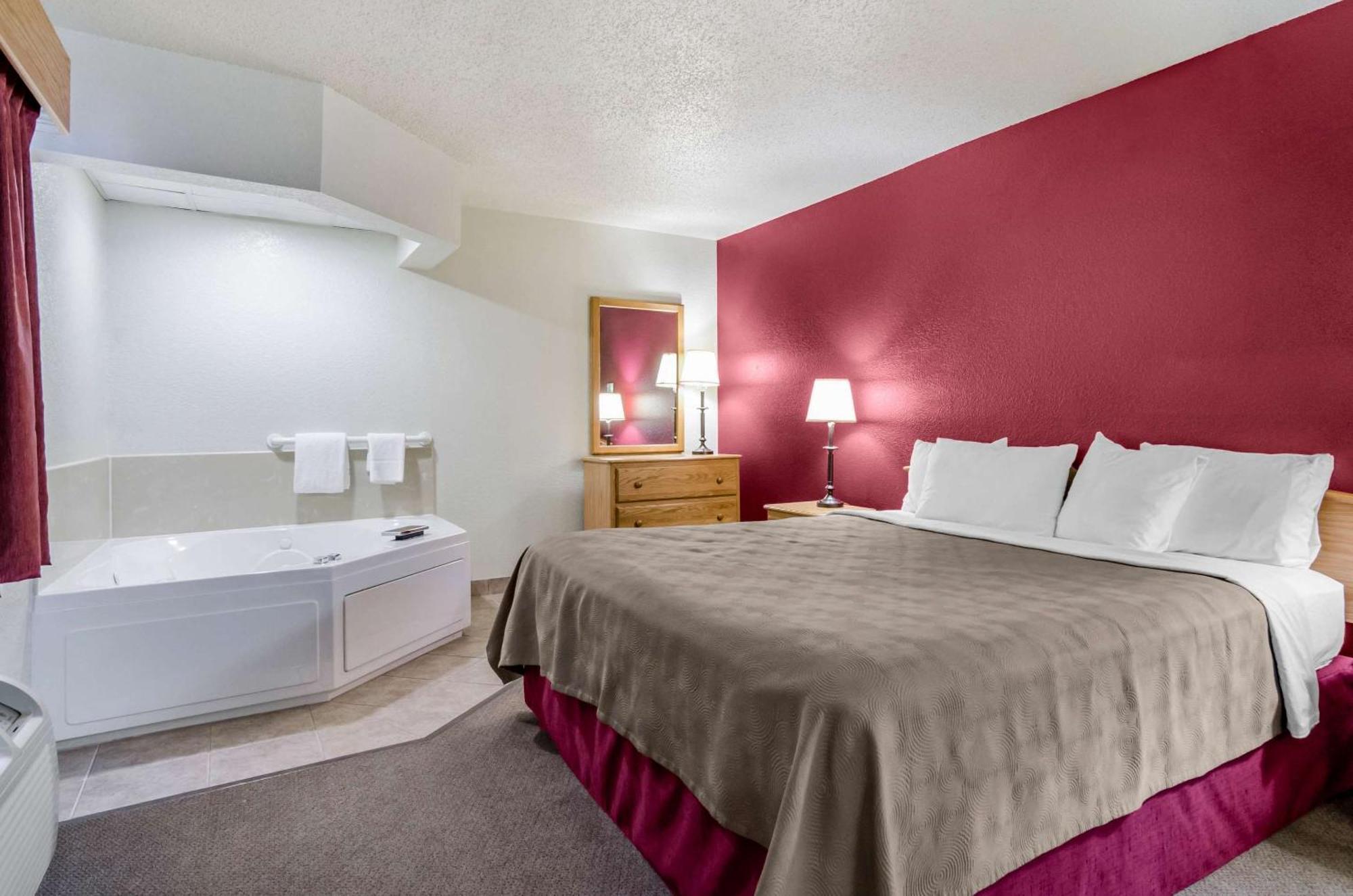 Rodeway Inn Hesston Esterno foto