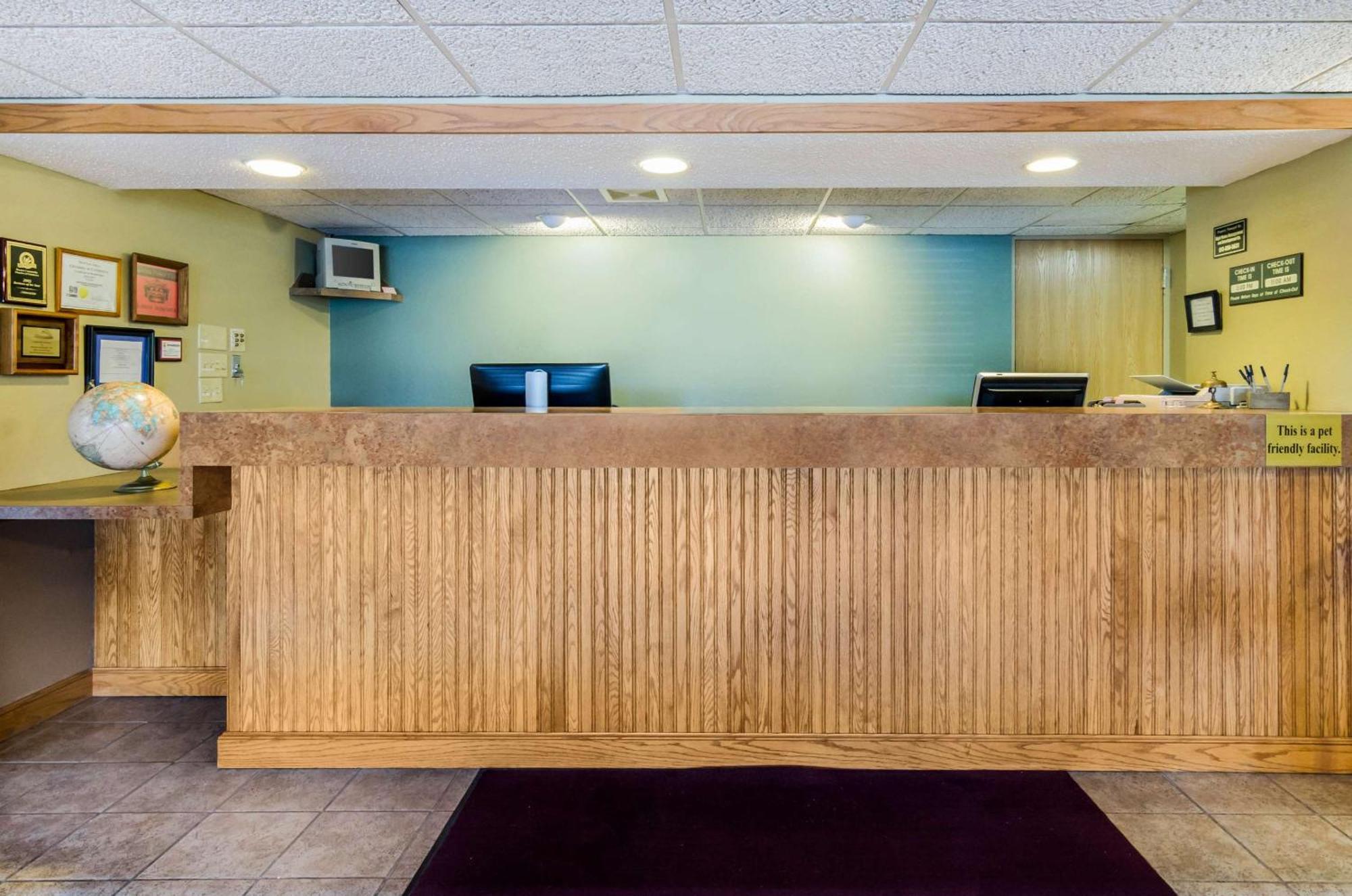 Rodeway Inn Hesston Esterno foto