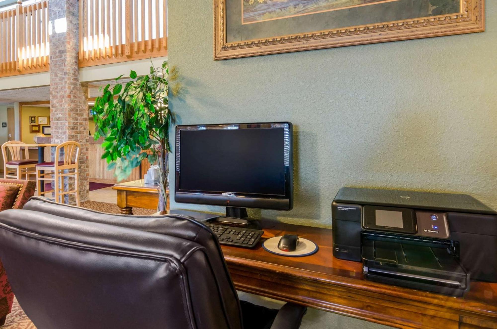 Rodeway Inn Hesston Esterno foto