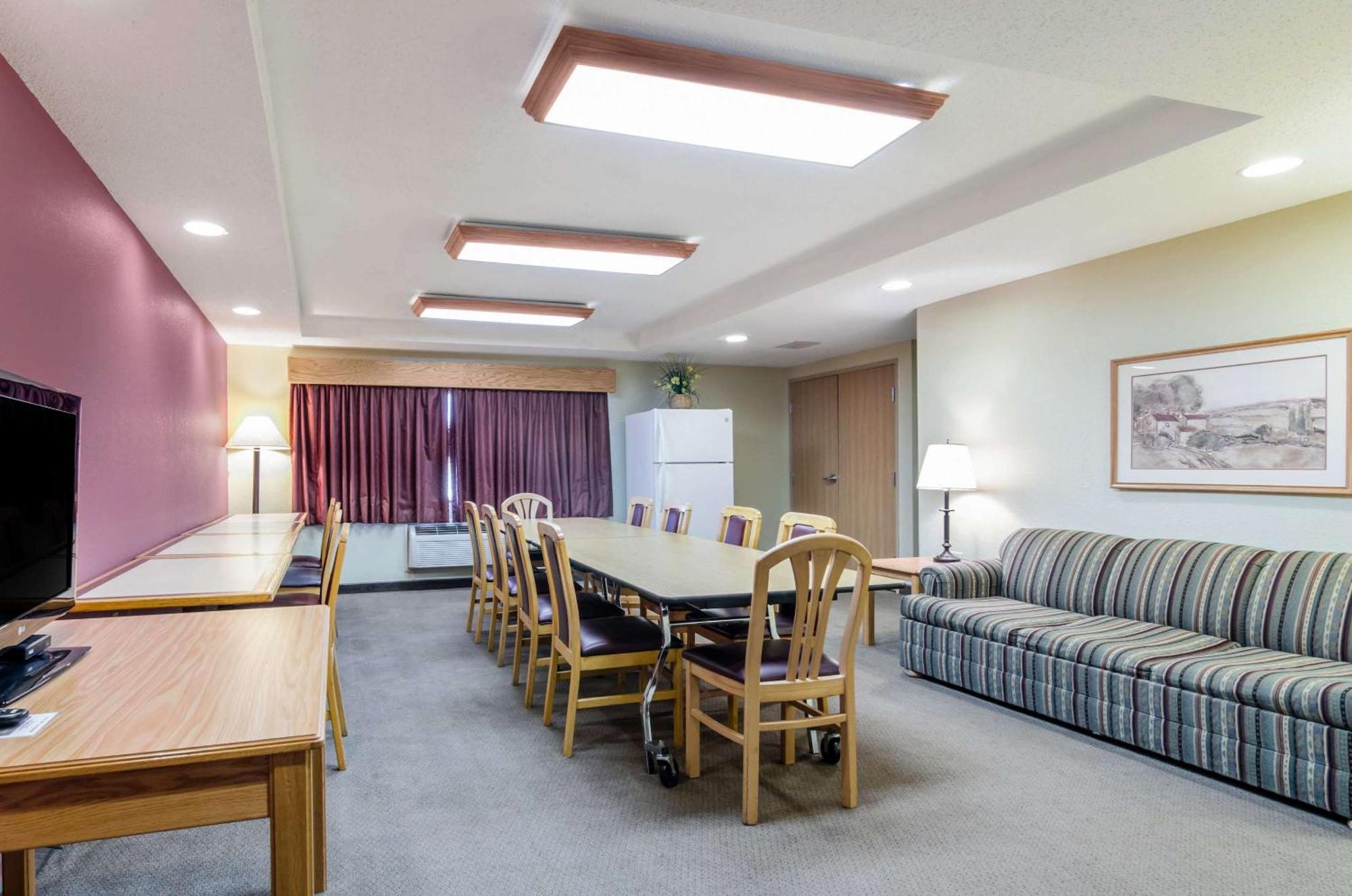 Rodeway Inn Hesston Esterno foto