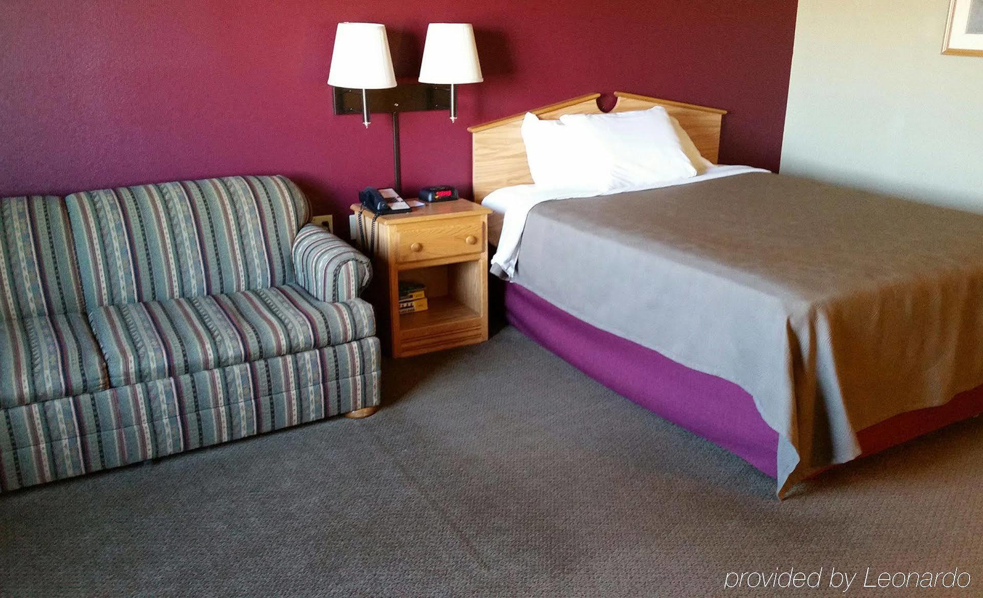 Rodeway Inn Hesston Esterno foto