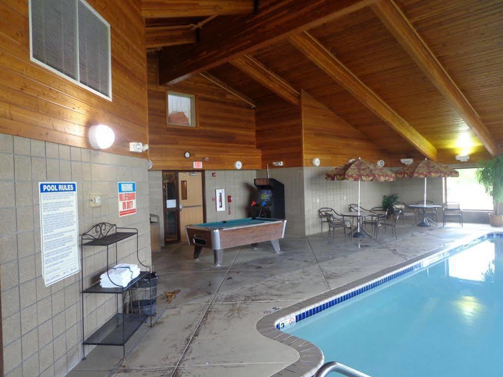 Rodeway Inn Hesston Esterno foto