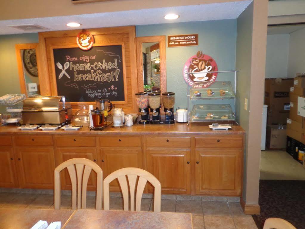 Rodeway Inn Hesston Esterno foto