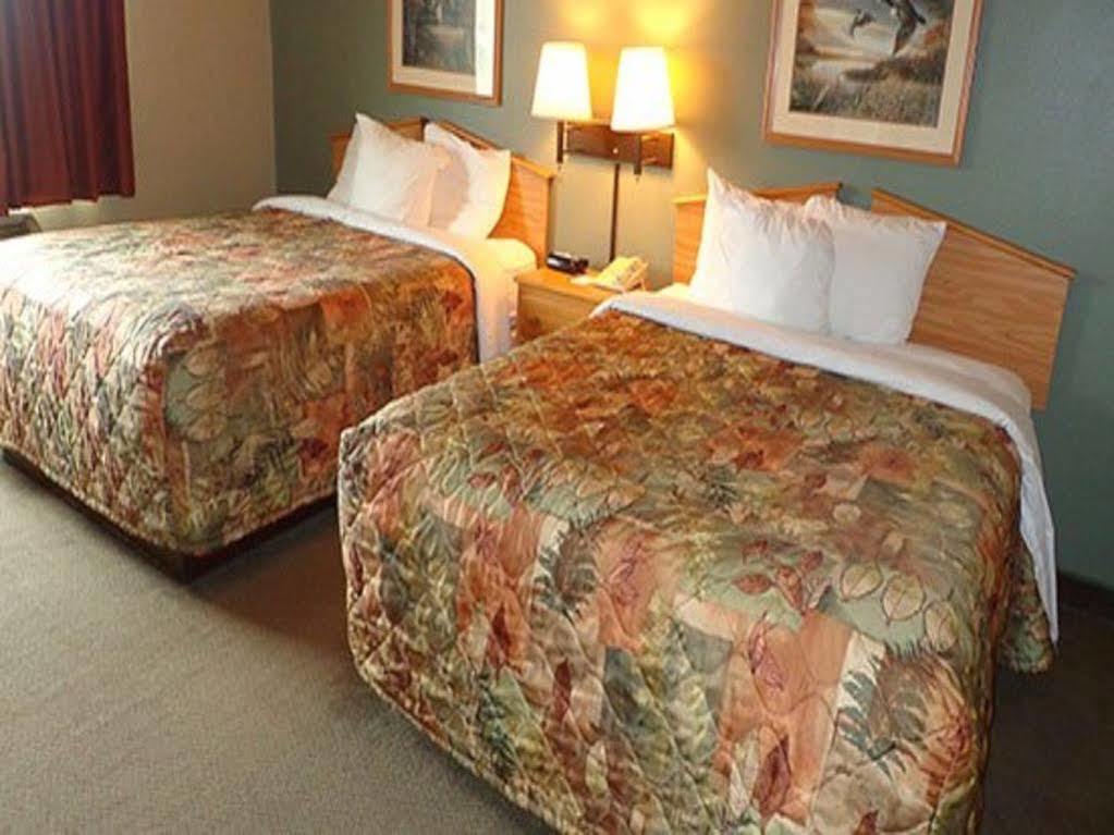 Rodeway Inn Hesston Esterno foto