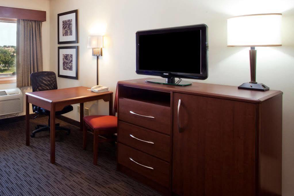 Rodeway Inn Hesston Esterno foto
